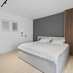Freedom With Heated Pool And Tennis Court 别墅 Mala Cista