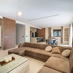 Freedom With Heated Pool And Tennis Court
