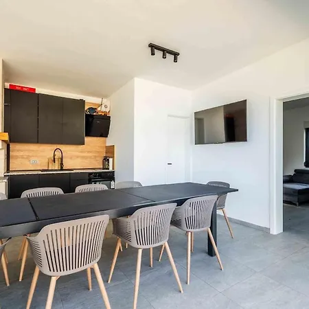 Freedom With Heated Pool And Tennis Court * Mala Cista