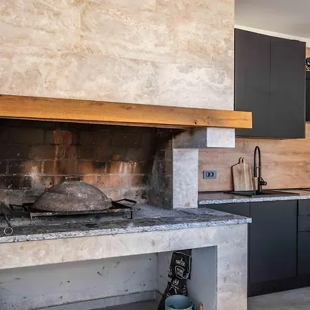 Vila Freedom With Heated Pool And Tennis Court *