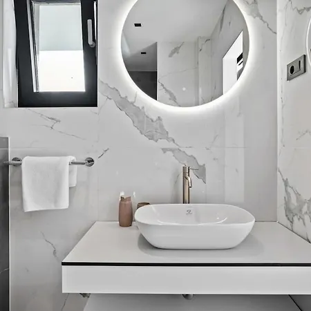 Vila Freedom With Heated Pool And Tennis Court *