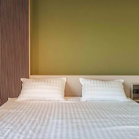 Freedom With Heated Pool And Tennis Court *