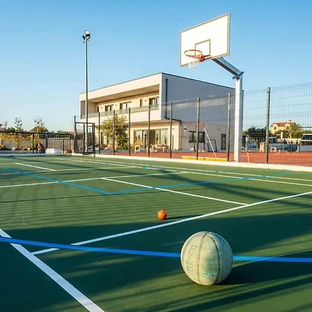 Vila Freedom With Heated Pool And Tennis Court *