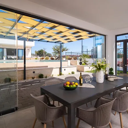 Villa Freedom *