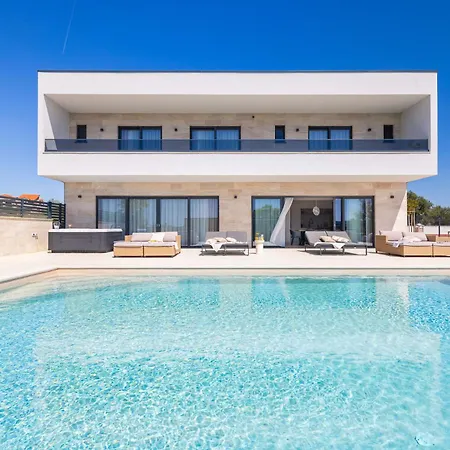 Villa Freedom *