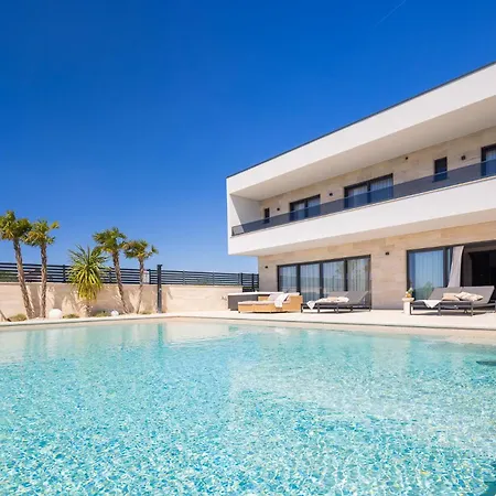 Villa Freedom *
